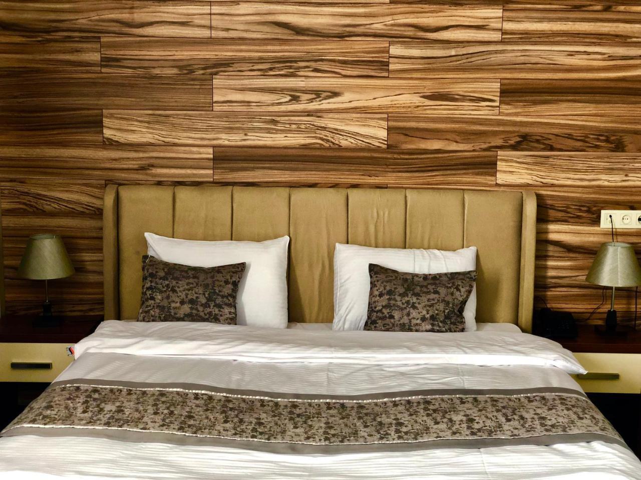 Tbili Hotel Тбилиси Экстерьер фото