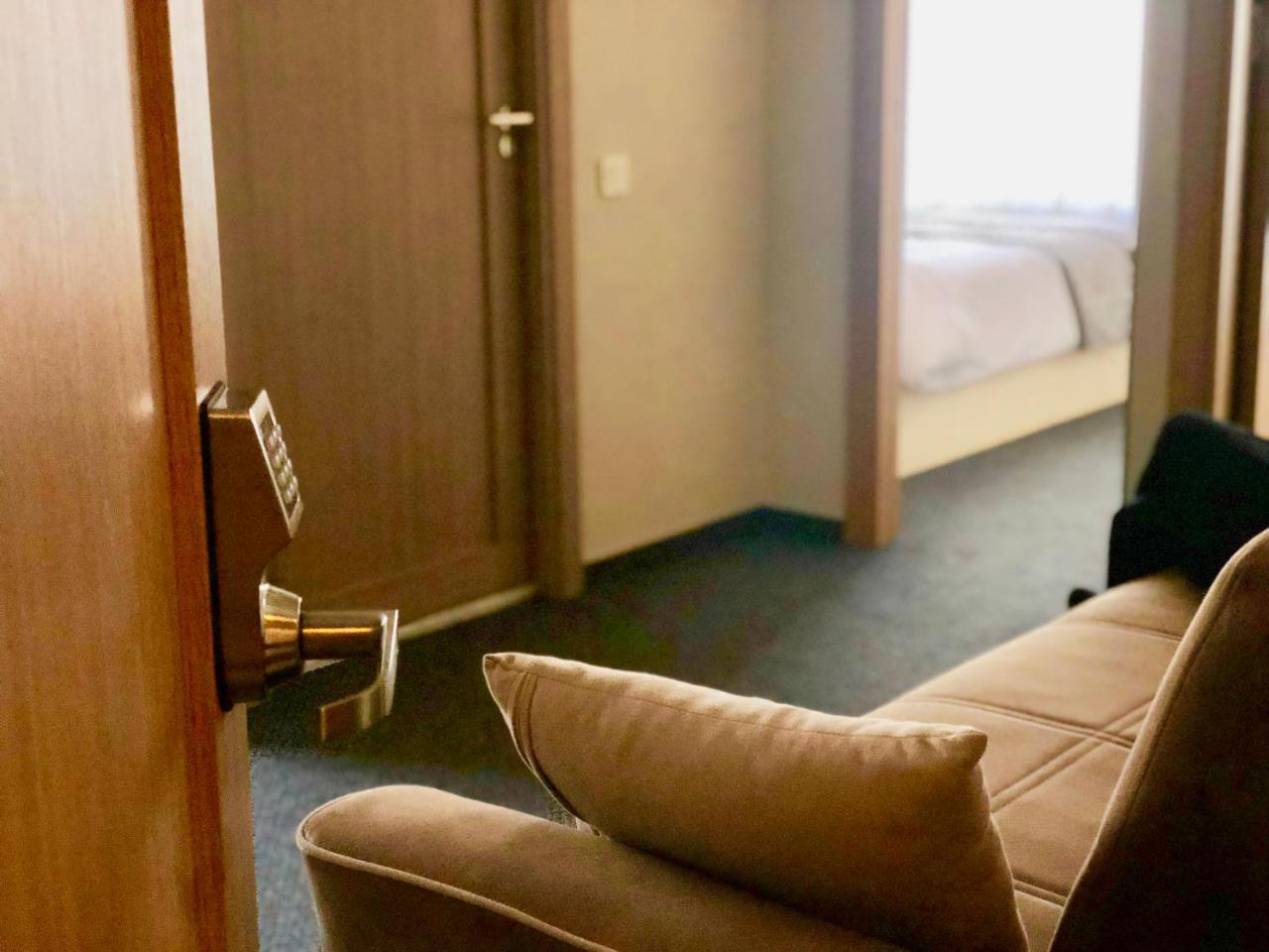 Tbili Hotel Тбилиси Номер фото