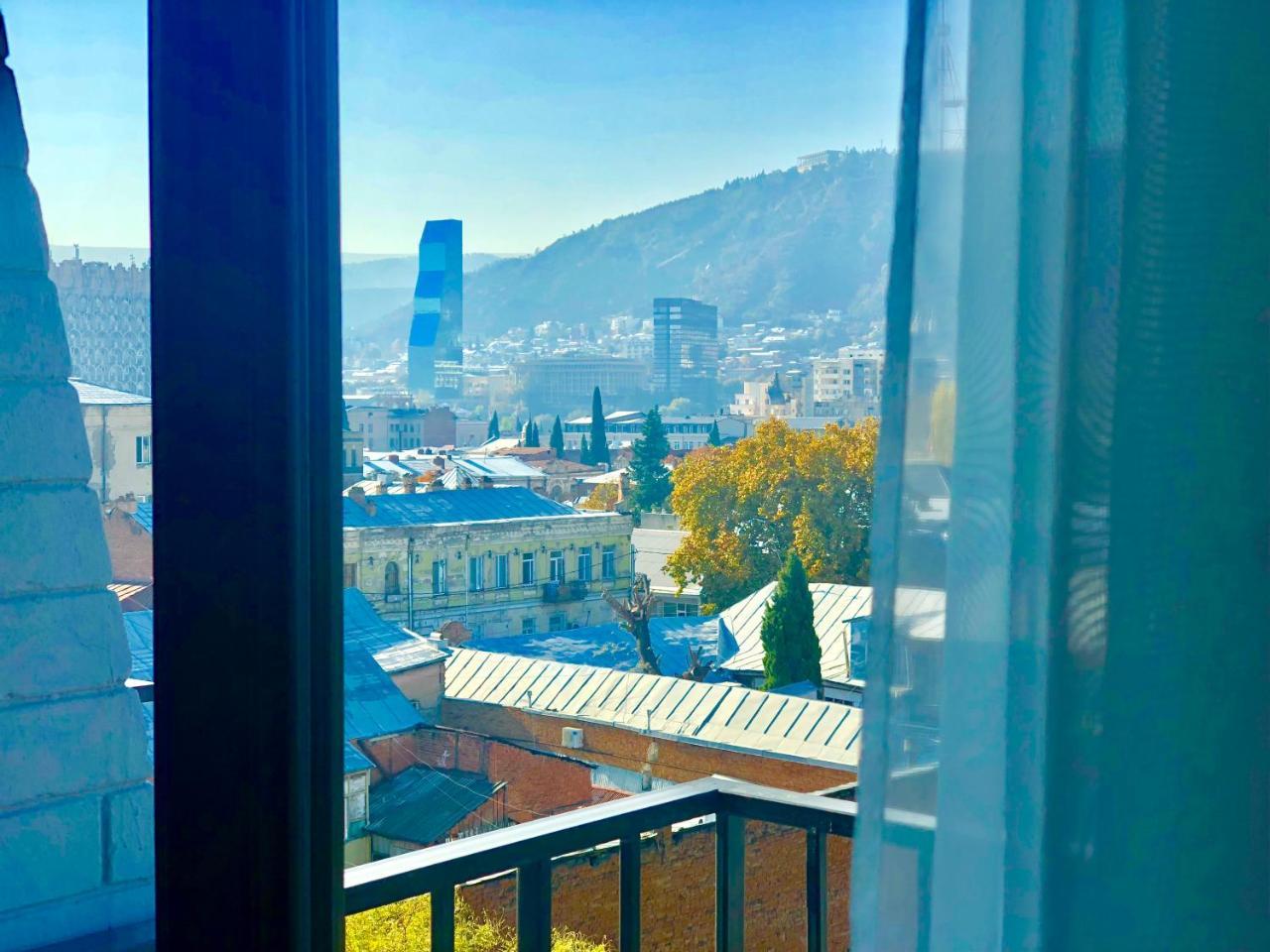 Tbili Hotel Тбилиси Экстерьер фото